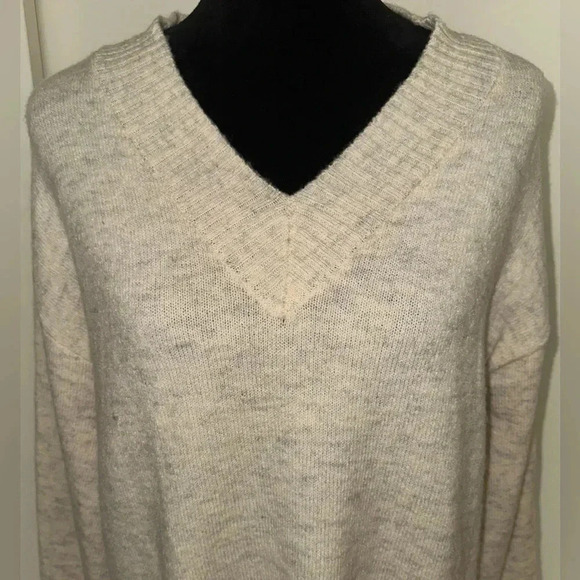 TIME & TRU Oversized Tunic Sweater, High-Low Hem - Picture 4 of 9